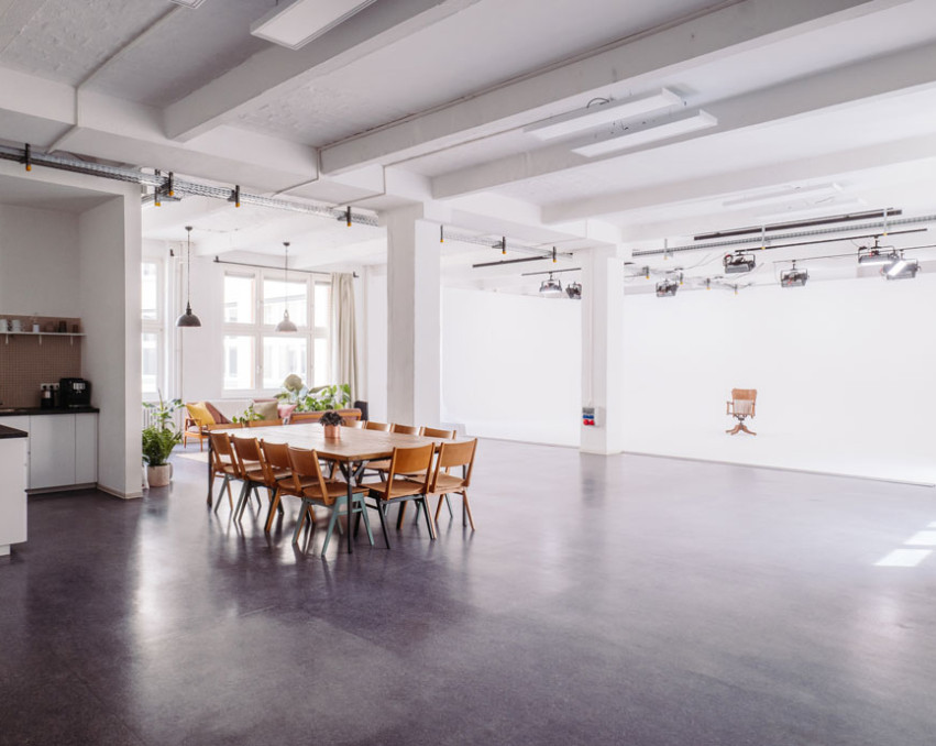 VIBRANT FILM & PHOTO STUDIO