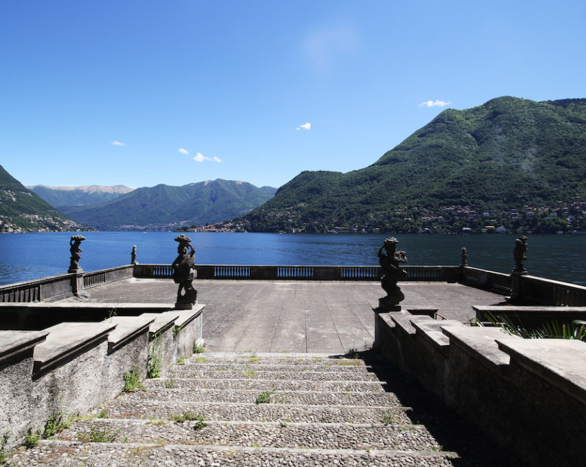 LAKE COMO VILLA