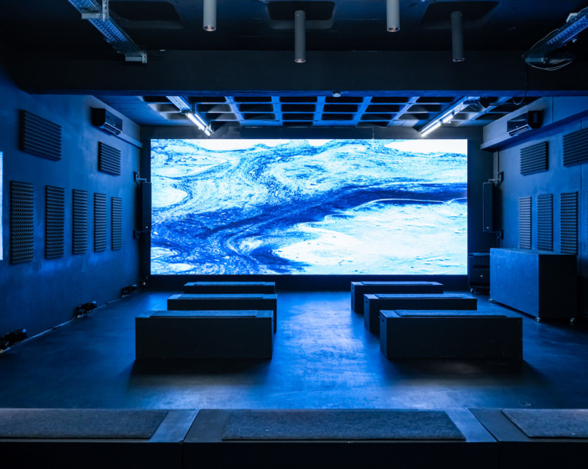 DEEP BLUE GALLERY BERLIN
