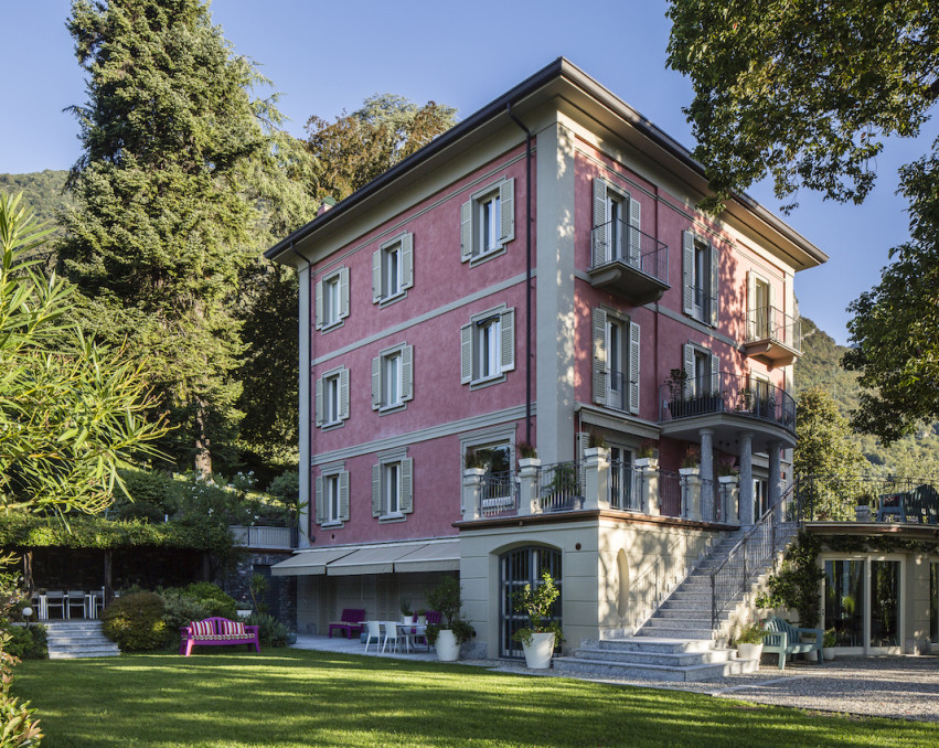 LAKE VIEW VILLA