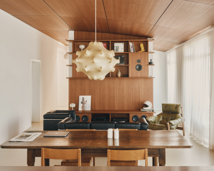 SUNLIT MID-CENTURY PENTHOUSE BERLIN