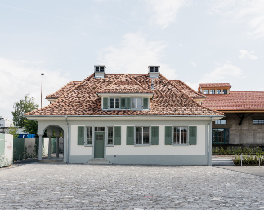 THE GATEHOUSE