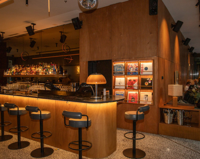 TIMELESS VINTAGE CAFE ZURICH