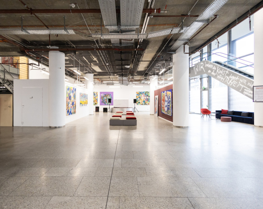 UNIQUE ART SPACE BERLIN NOTAGALLERY - MARLENE DIETRICH PLATZ