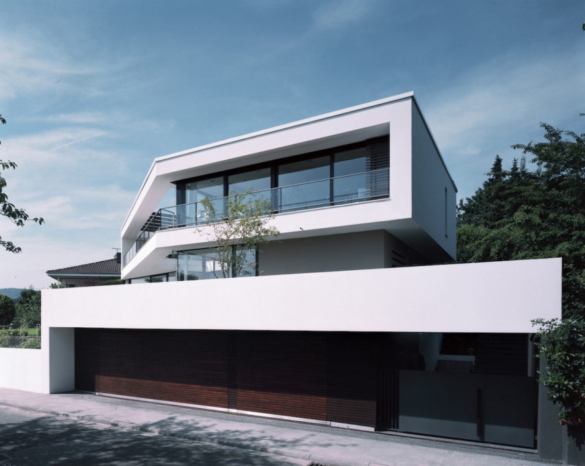 SLEEK MODERN VILLA